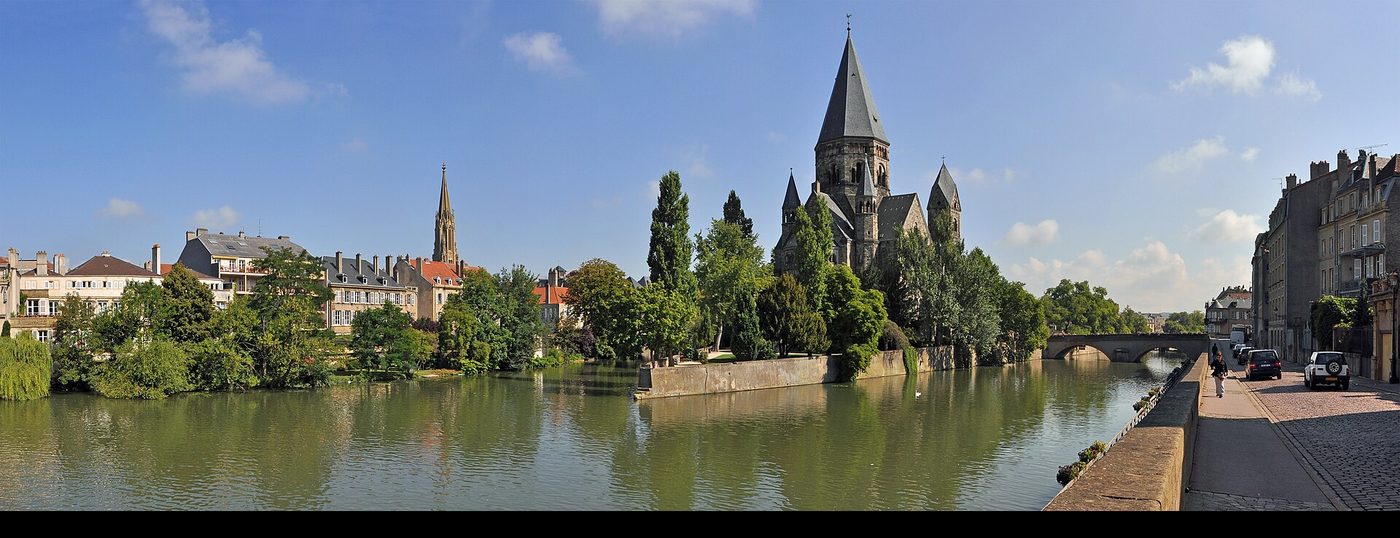 La Moselle et la ville de Metz, au coeur de notre zone d'intervention Metz – Thionville